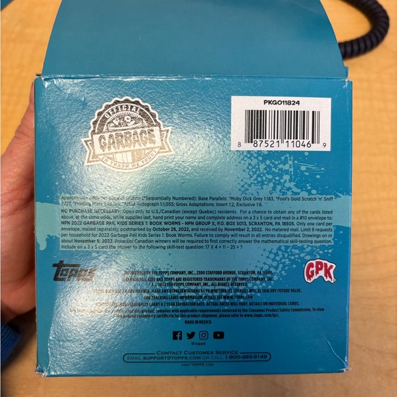 Topps Garbage Pail Kids Book Worms Mega Box - Blue and Red - Picture 2 of 6